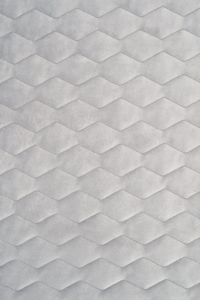 Ljus silvergrå magic velvet 3D – quiltad velour med sicksackmönster (bild 2 av 8)
