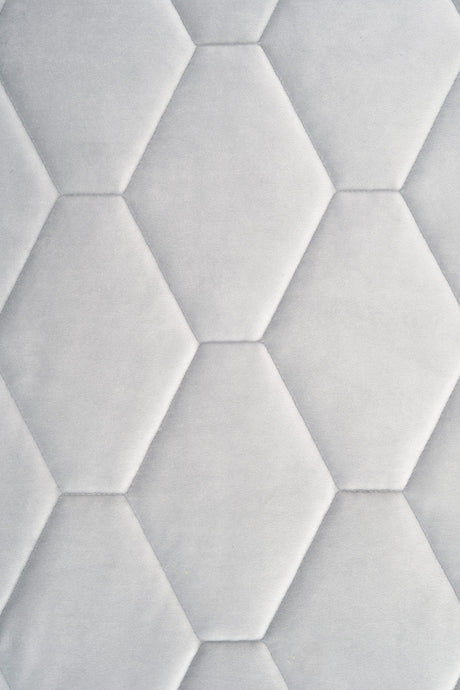 Ljus silvergrå magic velvet 3D – quiltad velour med sexkantsmönster (bild 2 av 8)