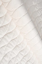 Varm elfenbensvit magic velvet 3D – quiltad velour med vågmönster (bild 1 av 8)