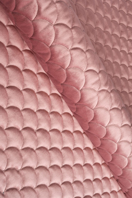 Dammig gammalrosa magic velvet 3D – quiltad velour med fjällmönster (bild 1 av 8)