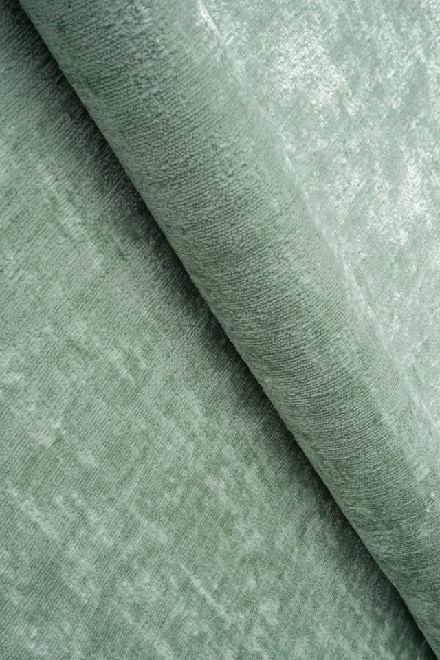 Dammig salviagrön Miu chenille möbeltyg – slitstark & petproof (bild 1 av 7)