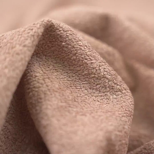 GRÅAKTIG TAUPE FREYA MÖBELTYG – TEDDY-LOOK & SLITSTARK