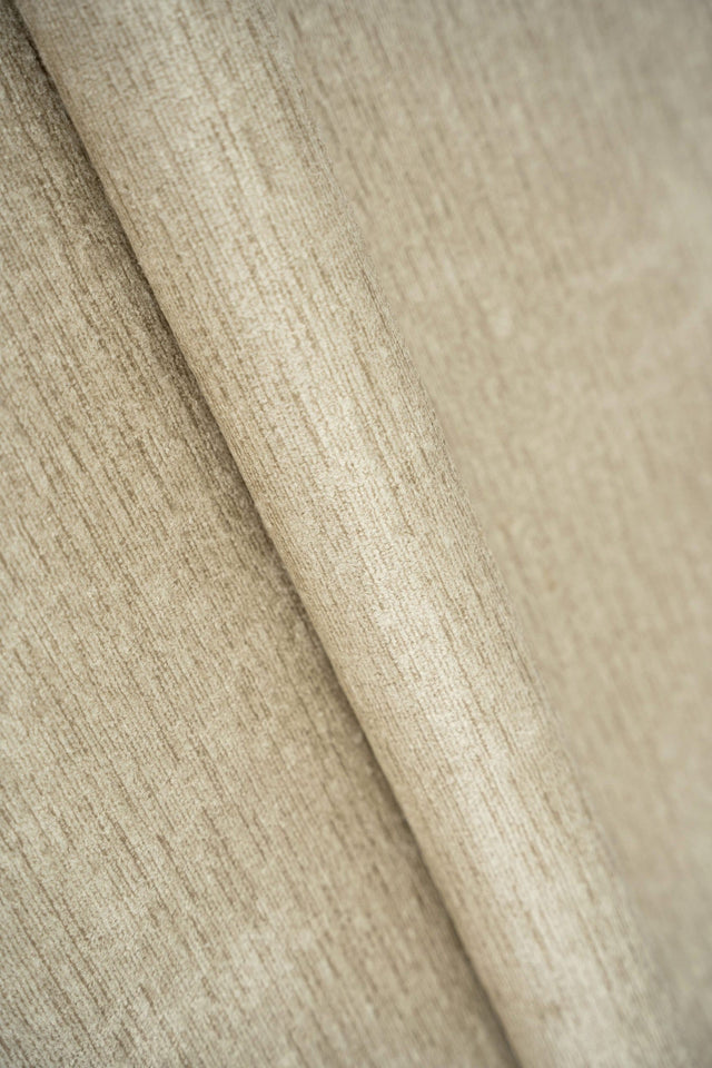 Sand Rugia möbeltyg – chenille-look & slitstark (bild 1 av 3)