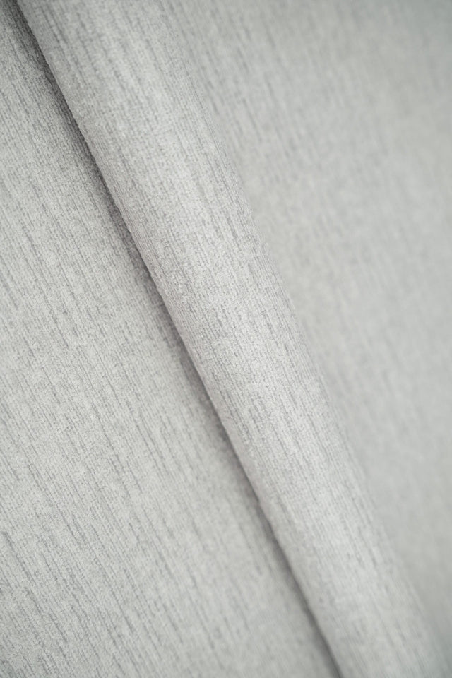 Silvergrå Rugia möbeltyg – chenille-look & slitstark (bild 1 av 3)