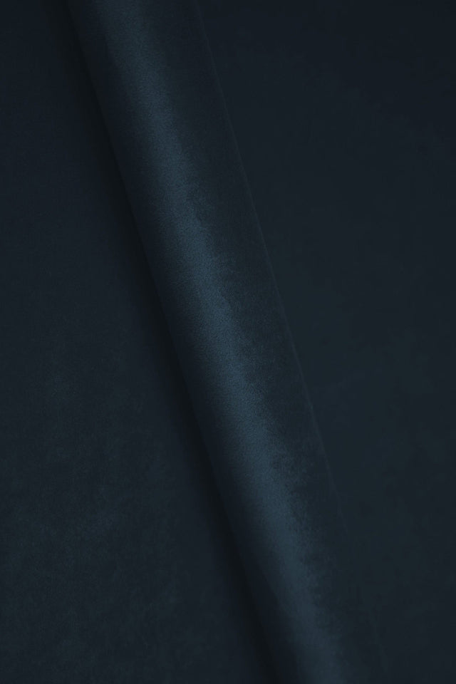 Mörk midnattsblå smart velvet möbelvelour – slitstark & petproof (bild 1 av 4)
