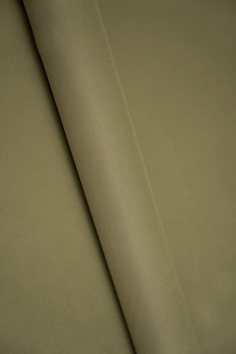 Dammig olivgrön smart velvet möbelvelour – slitstark & petproof (bild 1 av 4)