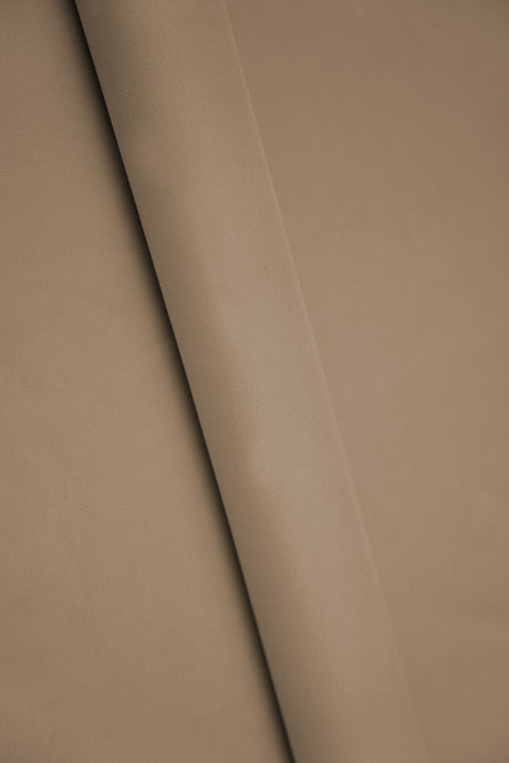 Varm gråbrun smart velvet möbelvelour – slitstark & petproof (bild 1 av 4)