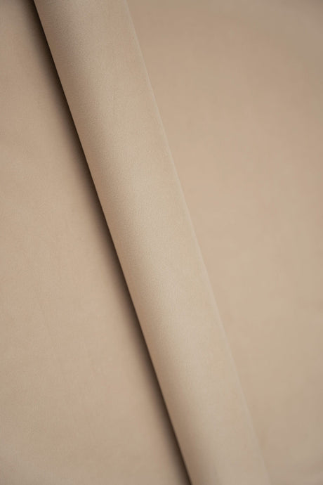 Mjuk nudebeige smart velvet möbelvelour – slitstark & petproof (bild 1 av 4)