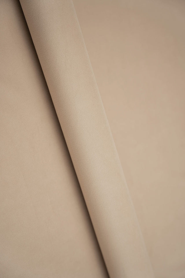 Mjuk nudebeige smart velvet möbelvelour – slitstark & petproof (bild 1 av 4)