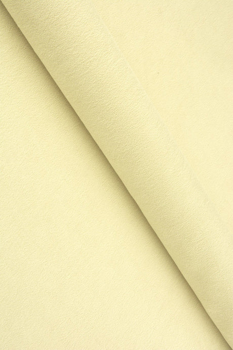 Mjuk vaniljgul Uttario velvet möbelvelour – slitstark & petproof (bild 1 av 4)