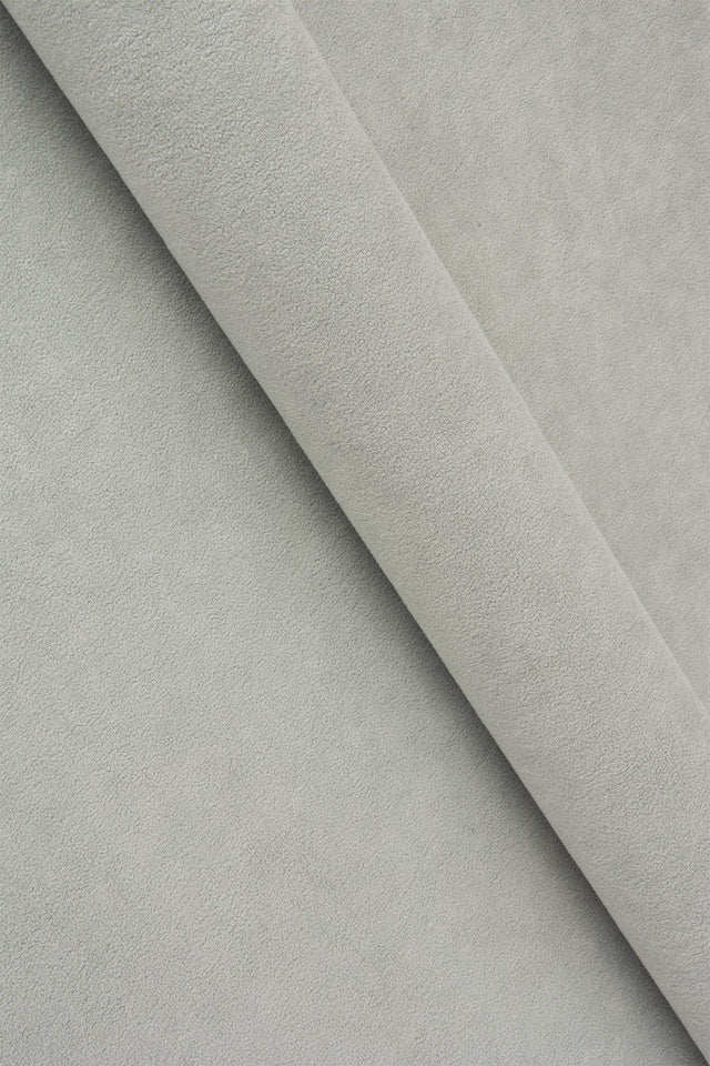 Ljus greigegrå Uttario velvet möbelvelour – slitstark & petproof (bild 1 av 4)