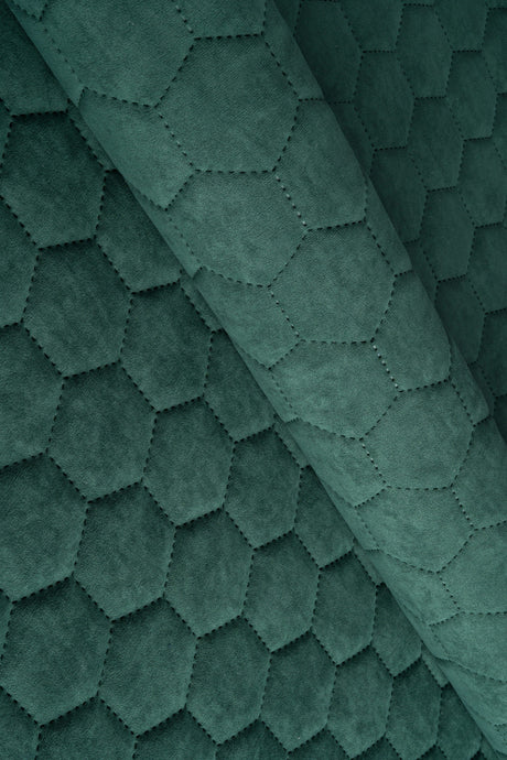 Dämpad grangrön Uttario velvet 3D – quiltad velour med sexkantsmönster (bild 1 av 3)