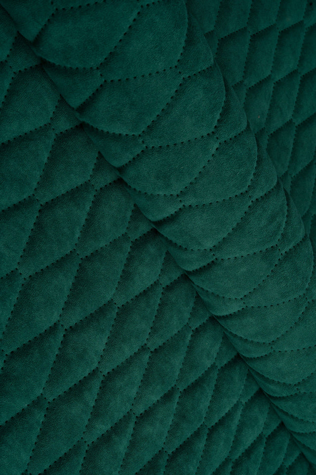 Dämpad grangrön Uttario velvet 3D – quiltad velour med bladmönster (bild 1 av 3)