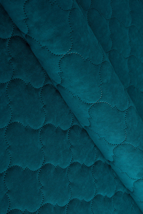 Mörk fjordblå Uttario velvet 3D – kviltad velour med bubbelmönster (bild 1 av 3)