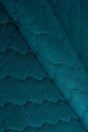 Mörk fjordblå Uttario velvet 3D – kviltad velour med bubbelmönster (bild 1 av 3)