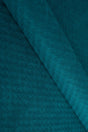 Mörk fjordblå Uttario velvet 3D – kviltad velour med fint vågmönster (bild 1 av 3)