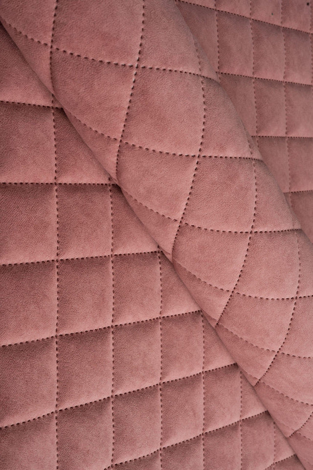 Mjuk korallrosa Uttario velvet 3D – quiltad velour med solfjädersmönster (bild 1 av 3)