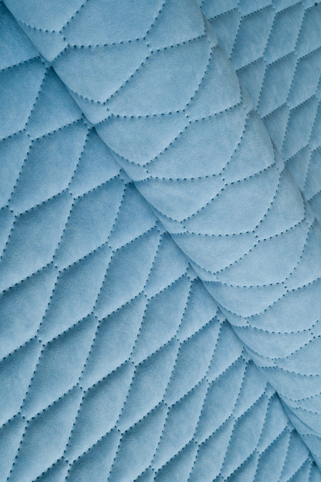 Ljus himmelsblå Uttario velvet 3D – quiltad velour med bladmönster (bild 1 av 3)