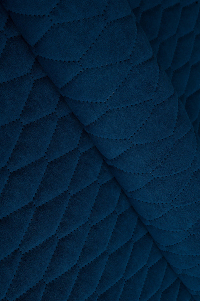 Mörk safirblå Uttario velvet 3D – quiltad velour med bladmönster (bild 1 av 3)