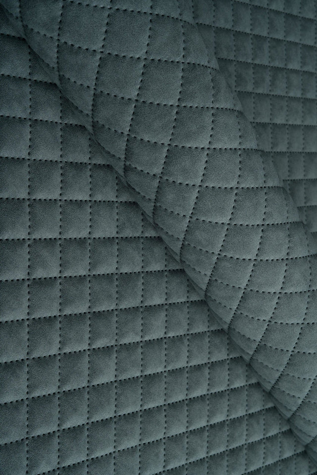 Mörk stormgrå Uttario velvet 3D – quiltad velour med rutmönster (bild 1 av 3)