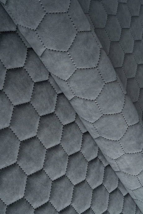 Mörk stormgrå Uttario velvet 3D – quiltad velour med sexkantsmönster (bild 1 av 3)
