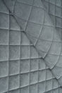 Ljus dimgrå Uttario velvet 3D – quiltad velour med solfjädersmönster (bild 1 av 3)