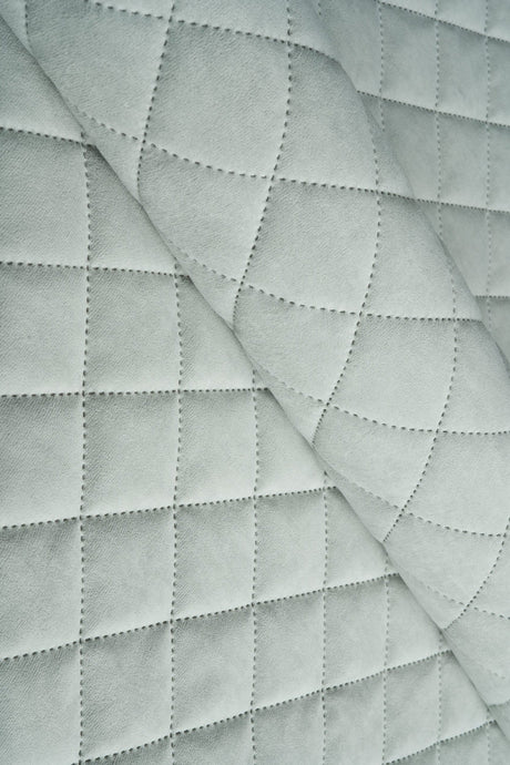 Mjuk isgrå Uttario velvet 3D – quiltad velour med solfjädersmönster (bild 1 av 3)