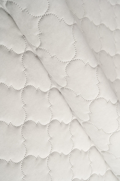Mjuk isgrå Uttario velvet 3D – quiltad velour med bubbelmönster (bild 1 av 3)