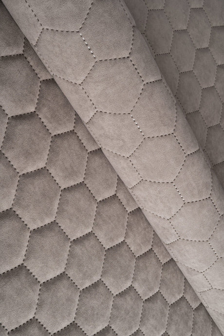 Varm drivvedgrå Uttario velvet 3D – quiltad velour med sexkantsmönster (bild 1 av 3)