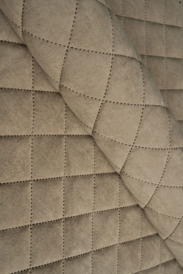 Varm dynbeige Uttario velvet 3D – quiltad velour med solfjädersmönster (bild 1 av 3)