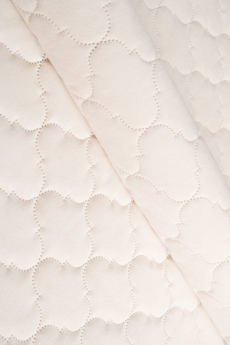 Mjuk pärlvit Uttario velvet 3D – quiltad velour med bubbelmönster (bild 1 av 3)